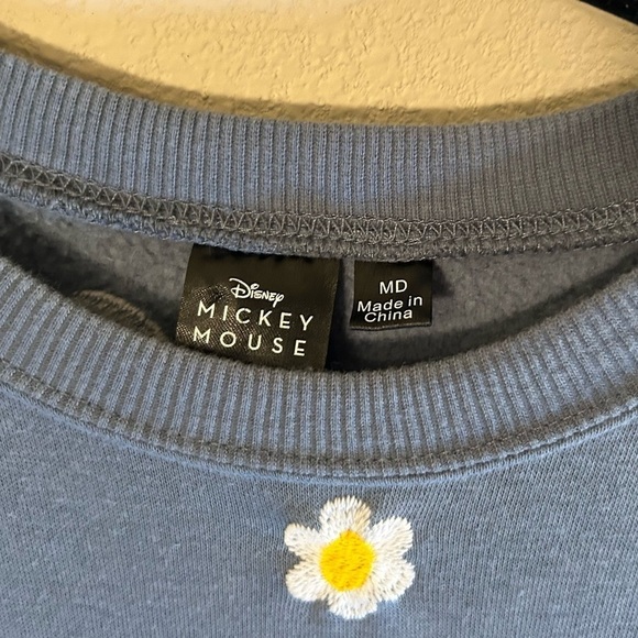 Women’s Size Medium Sweatshirt Blue Disney Theme Mickey Mouse Daisy Embroidered - Picture 16 of 16